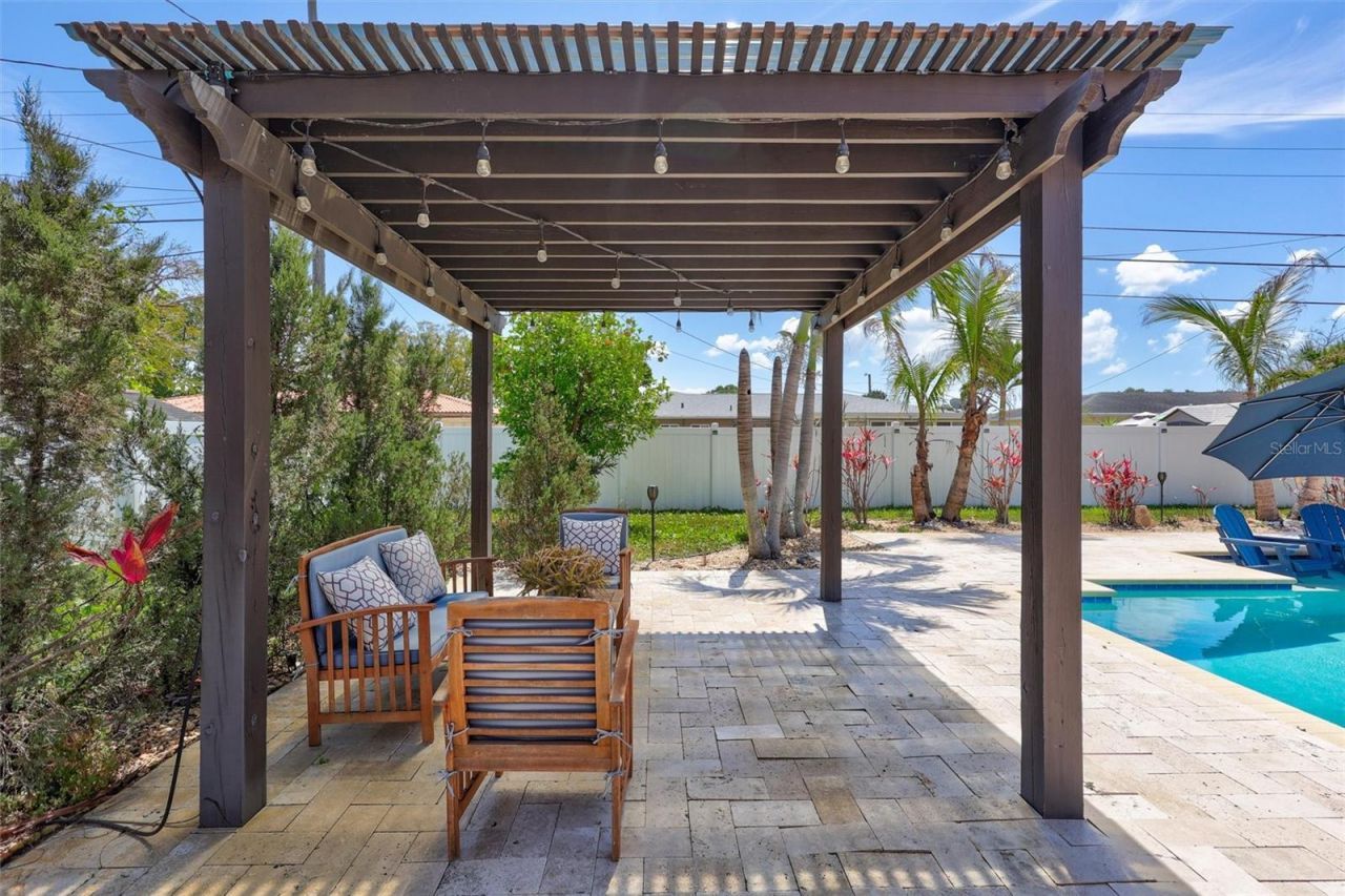 3890 Benson Avenue N, Saint Petersburg, FL 33713 Photo