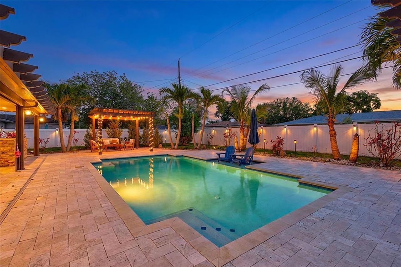 3890 Benson Avenue N, Saint Petersburg, FL 33713 Photo