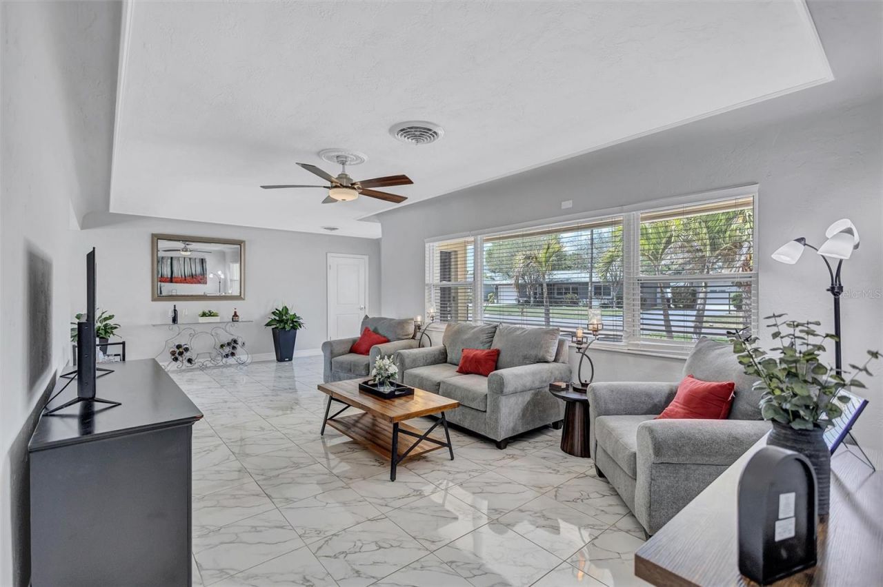 3890 Benson Avenue N, Saint Petersburg, FL 33713 Photo