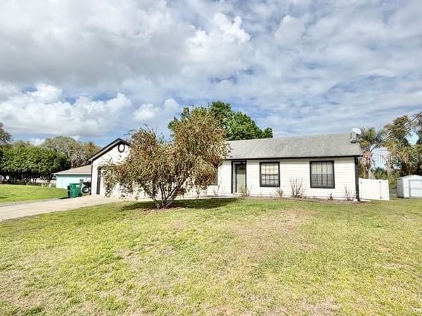 219 PEBBLE COURT , DELTONA, FL 32725