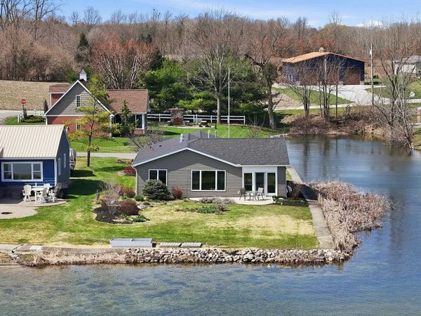 4665 S 895 E, Wolcottville, IN 46795