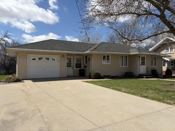 803 S Adams Street, Wellsburg, IA 50680