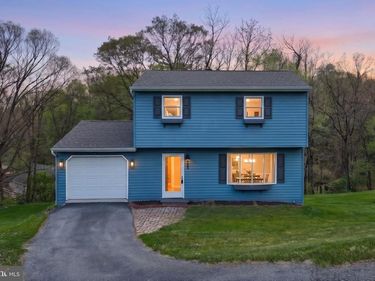 180 SUGAR MAPLE DRIVE, ETTERS, PA 17319