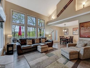 52 LAURELWOODS DRIVE, LAKE HARMONY, PA 18624