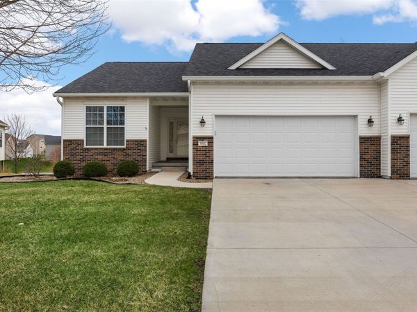 3002 Stone Creek Court, Marion, IA 52302