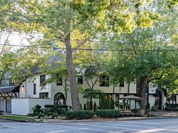 10494 Lake Shore Boulevard , Bratenahl, OH 44108