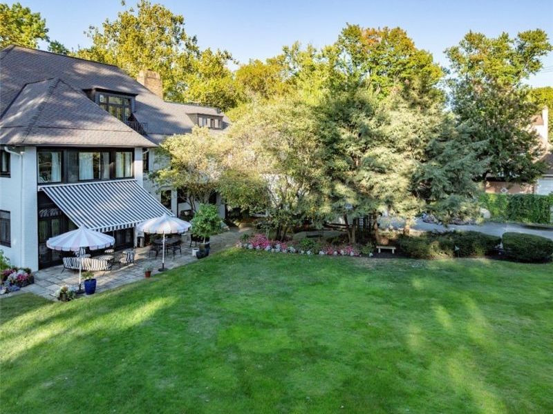 10494 Lake Shore Boulevard , Bratenahl, OH 44108 Photo 5