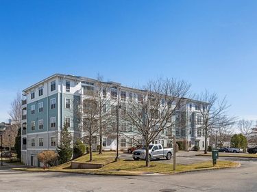 4 Repton Cir, Unit 4213, Watertown, MA 02472