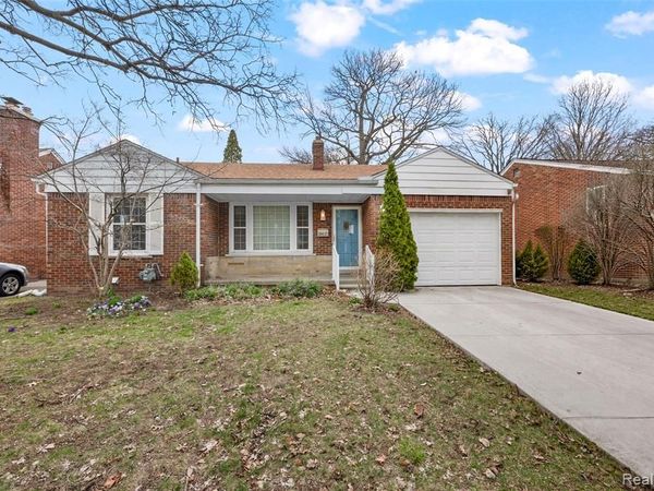 20437 Damman Street, Harper Woods, MI 48225