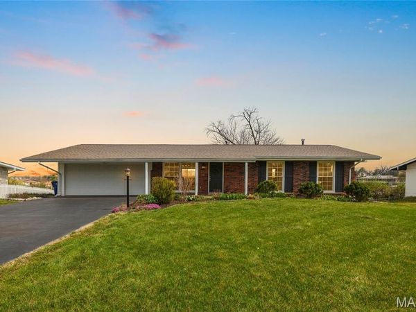 182 Meadowlark Drive, St Louis, MO 63146