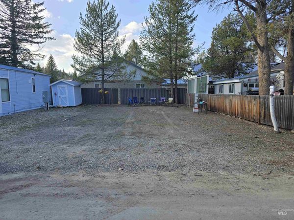 514 Sawyer St. D10, Cascade, ID 83611