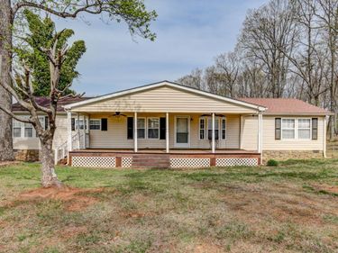 1727 Richmond Highway, Spout Spring, VA 24593