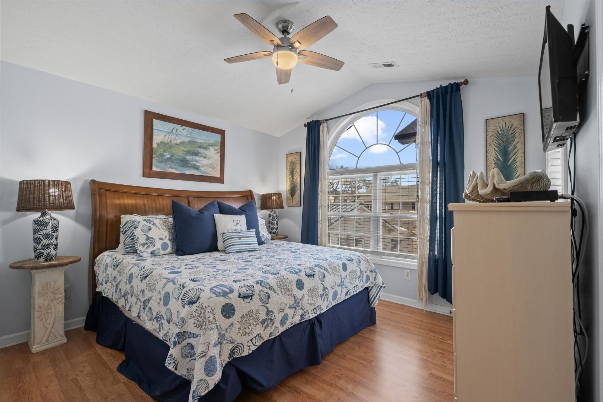 6001 - V7 S Kings Hwy.  Photo 25