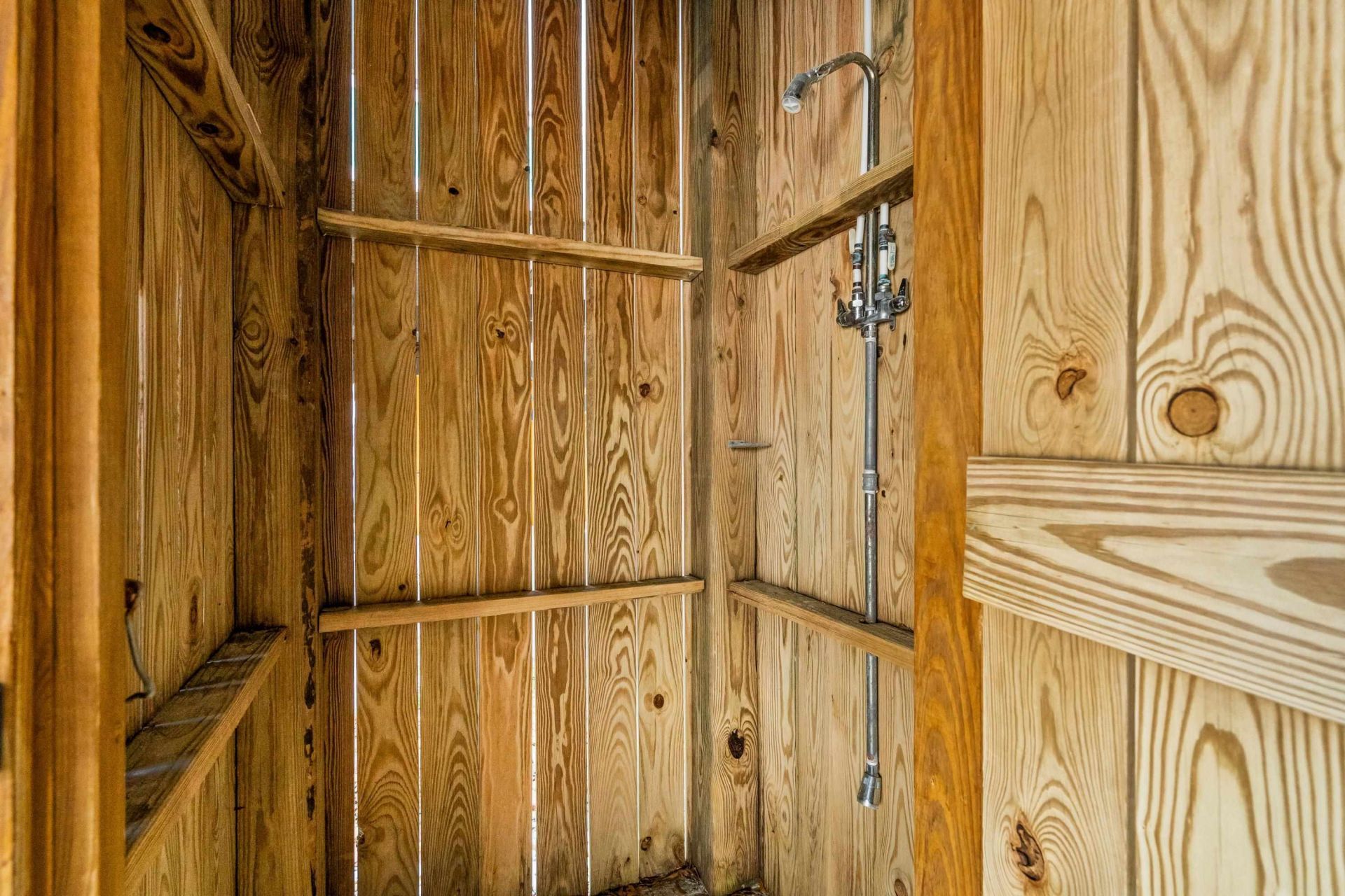 6001 - V7 S Kings Hwy.  Photo 34