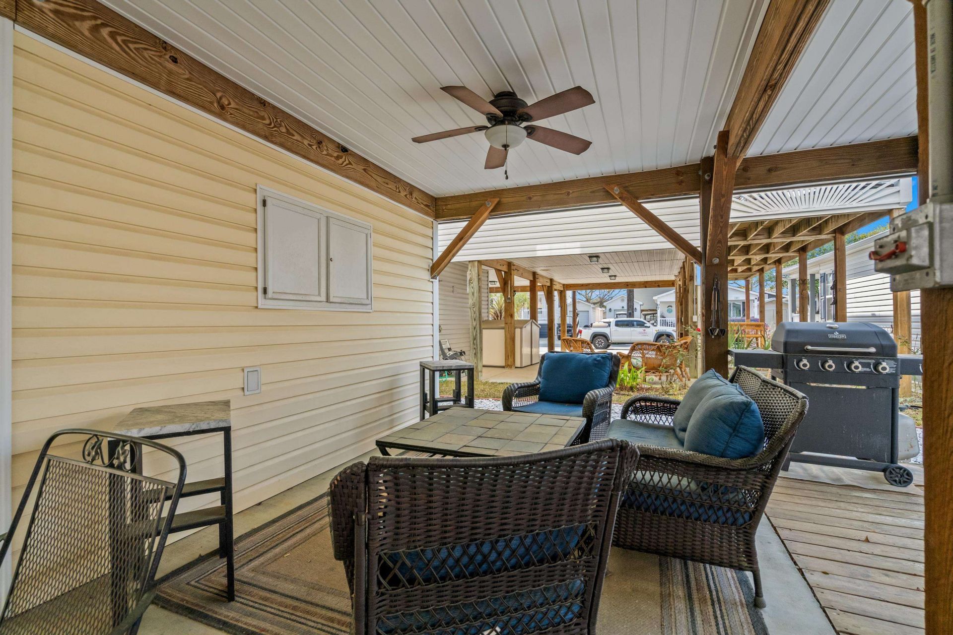 6001 - V7 S Kings Hwy.  Photo 7