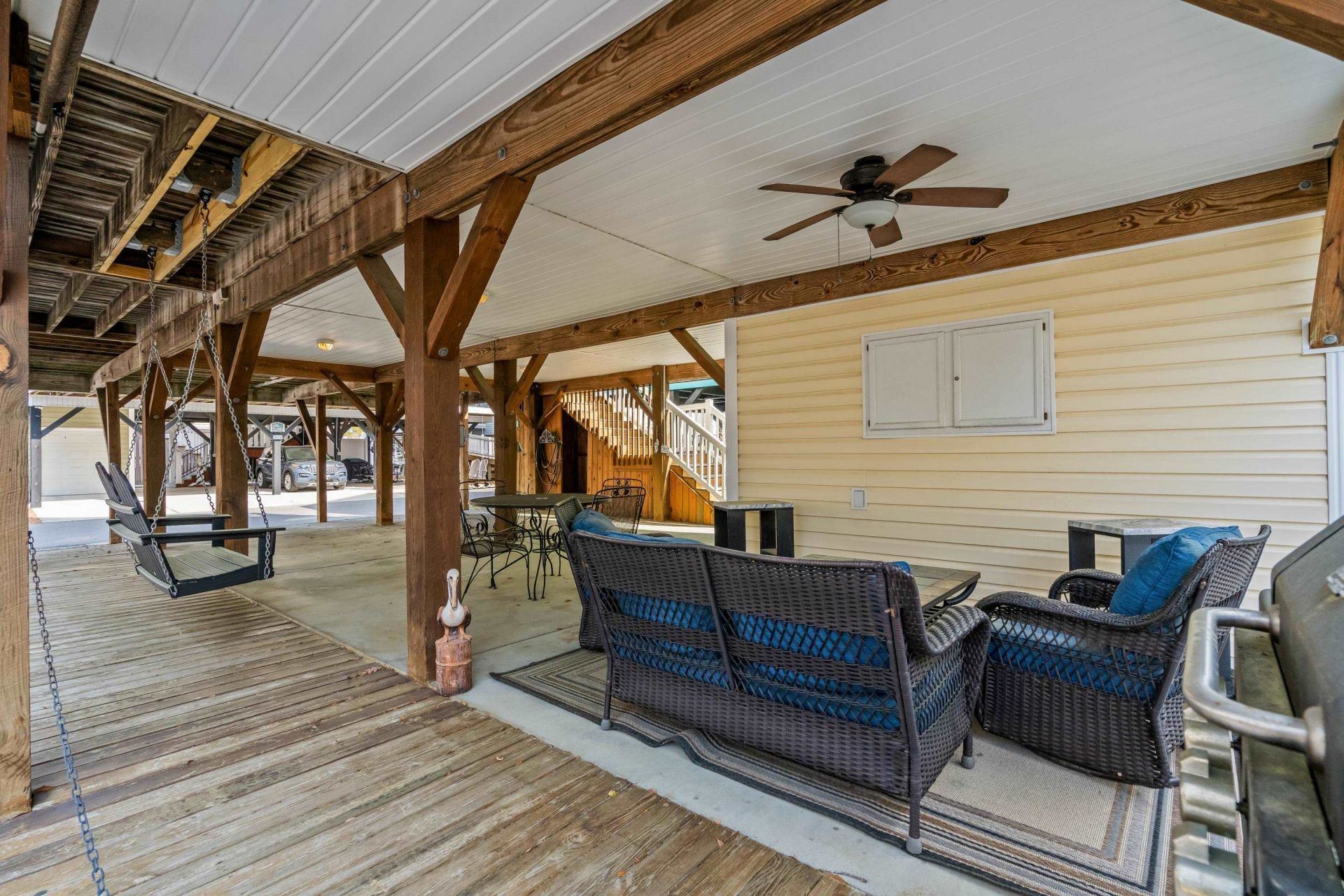 6001 - V7 S Kings Hwy.  Photo 9