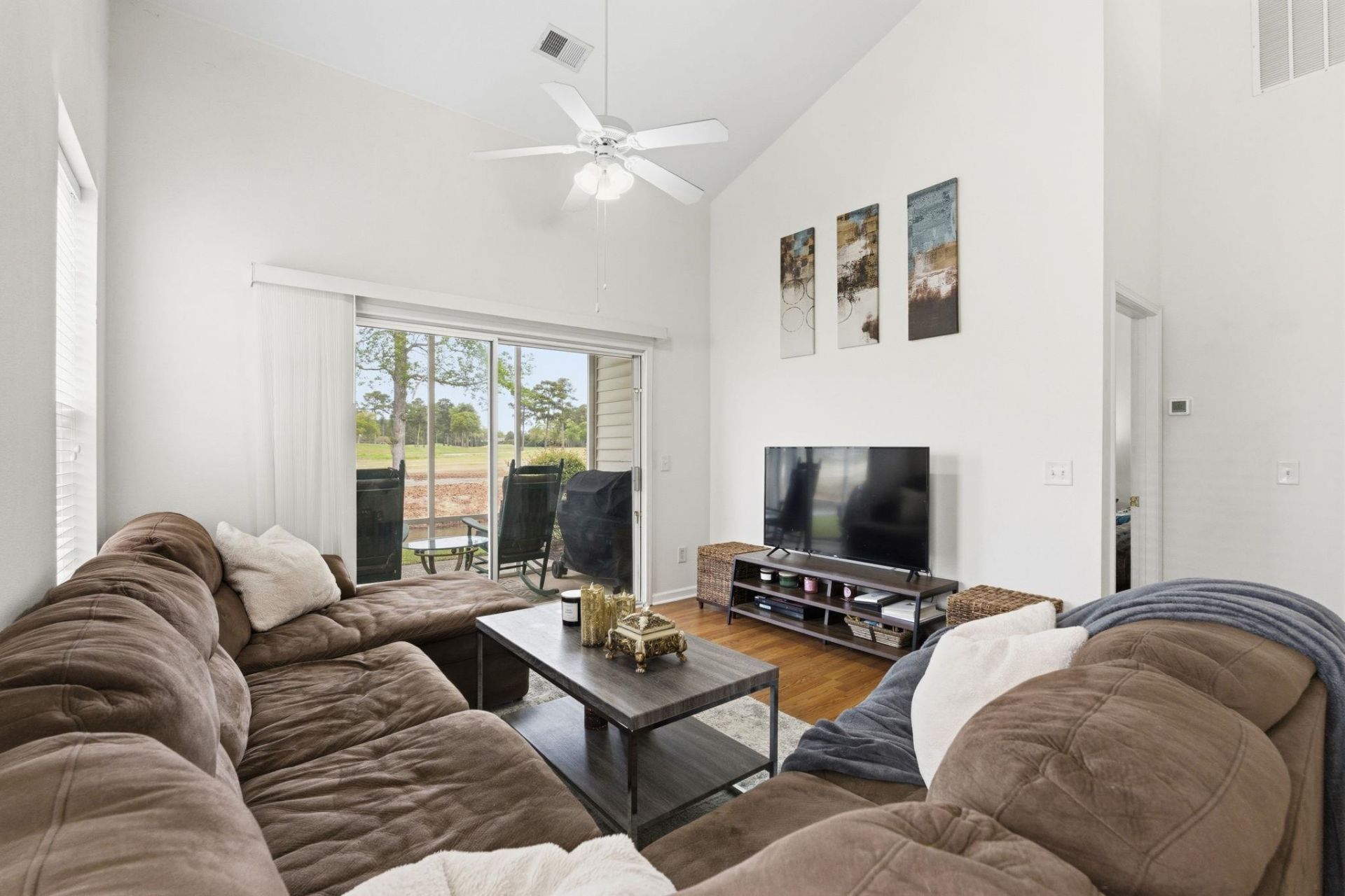 230 Connemara Dr. Photo 13