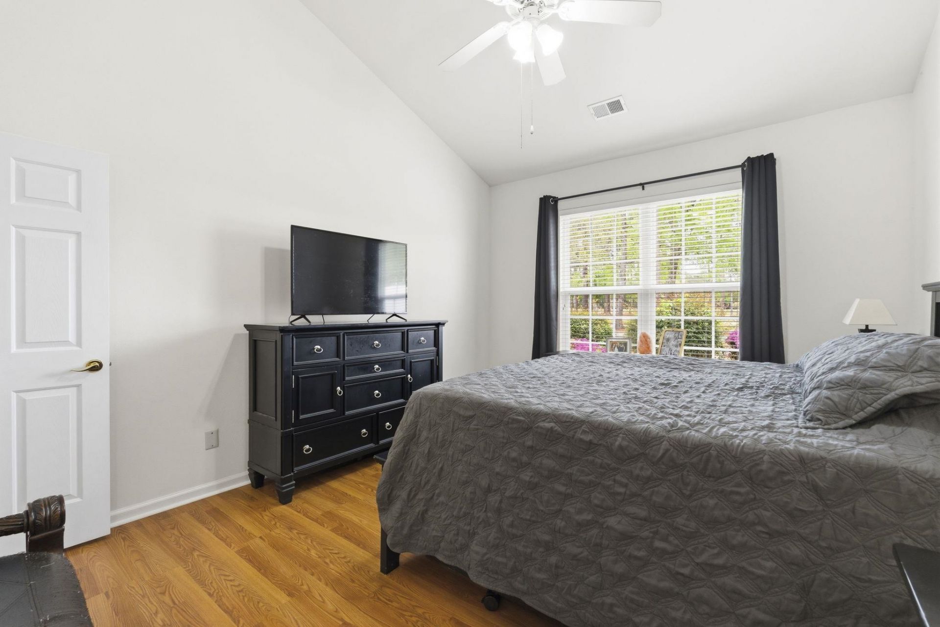 230 Connemara Dr. Photo 18