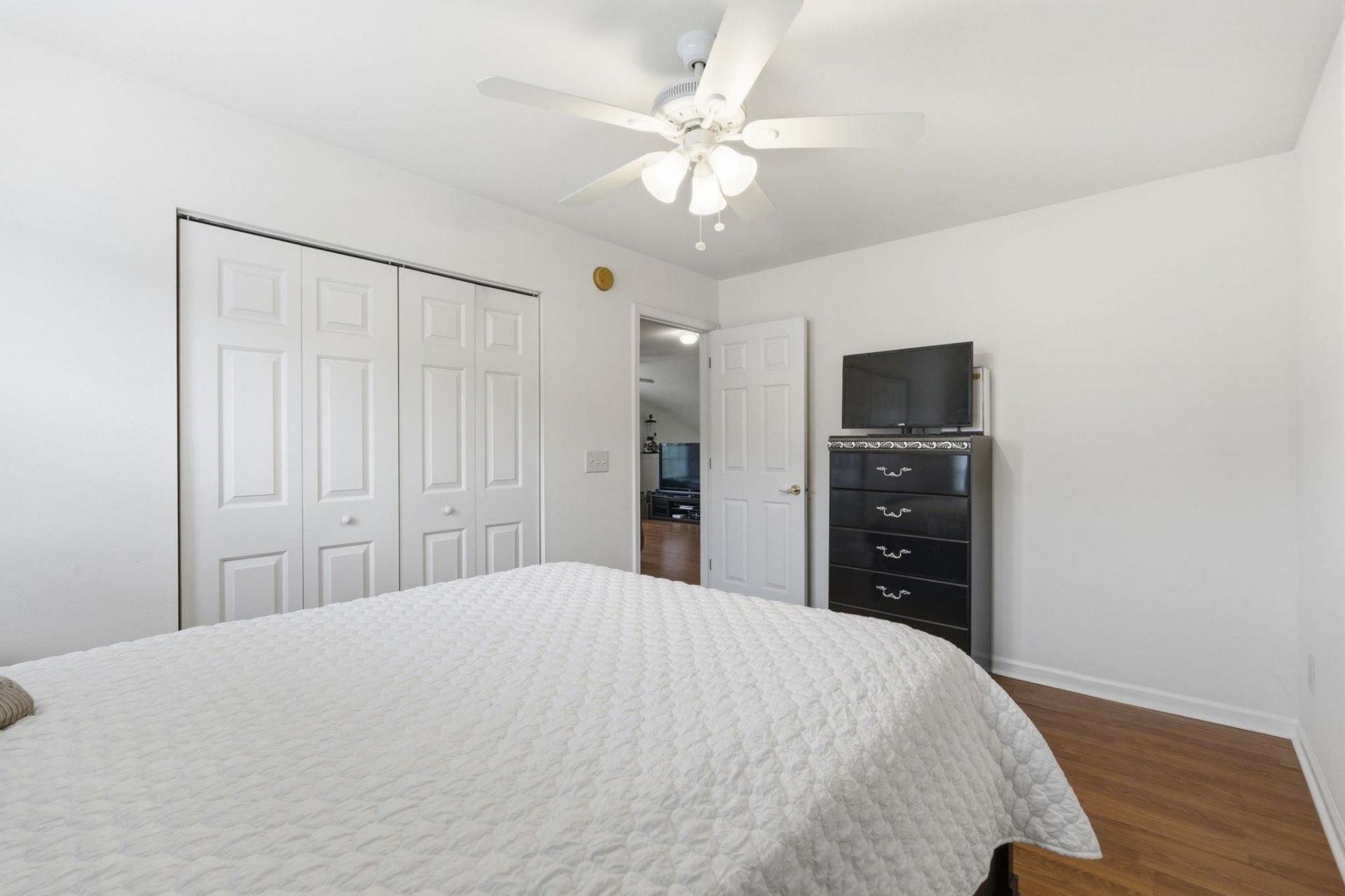 230 Connemara Dr. Photo 27