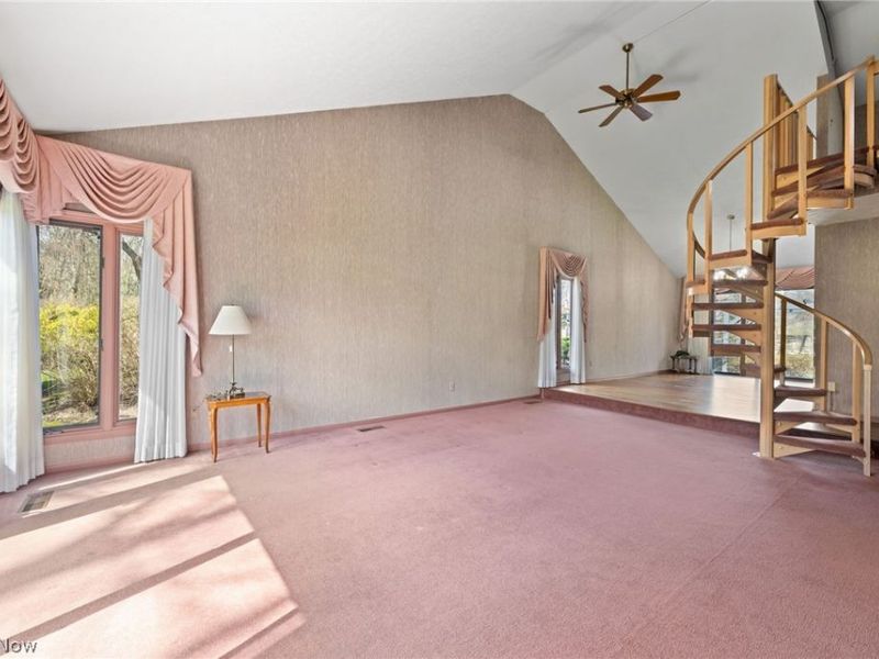 6656 Woodhawk Drive , Mayfield Heights, OH 44124 Photo 12