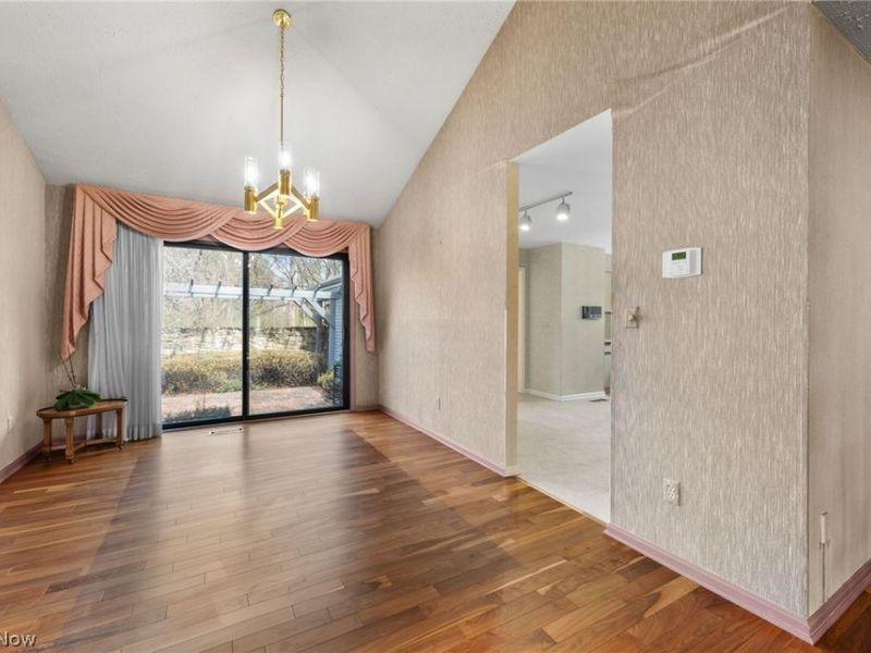 6656 Woodhawk Drive , Mayfield Heights, OH 44124 Photo 14