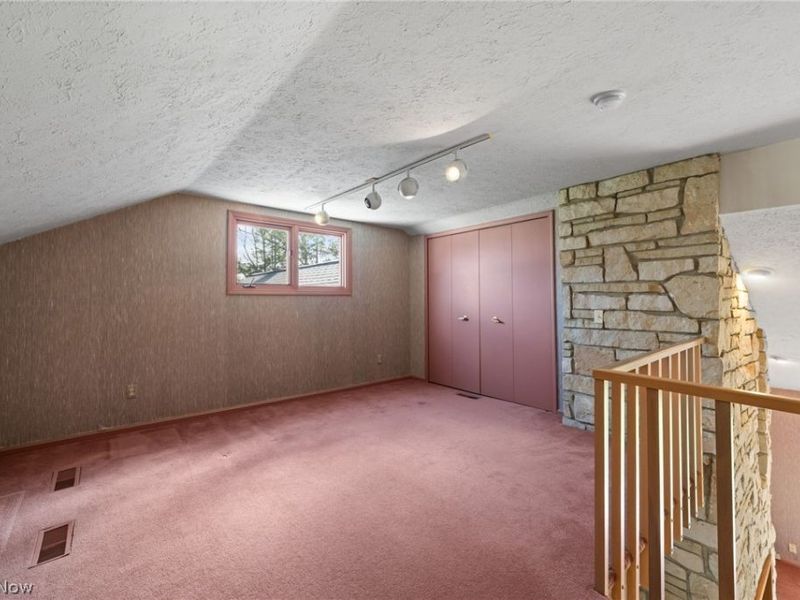 6656 Woodhawk Drive , Mayfield Heights, OH 44124 Photo 17