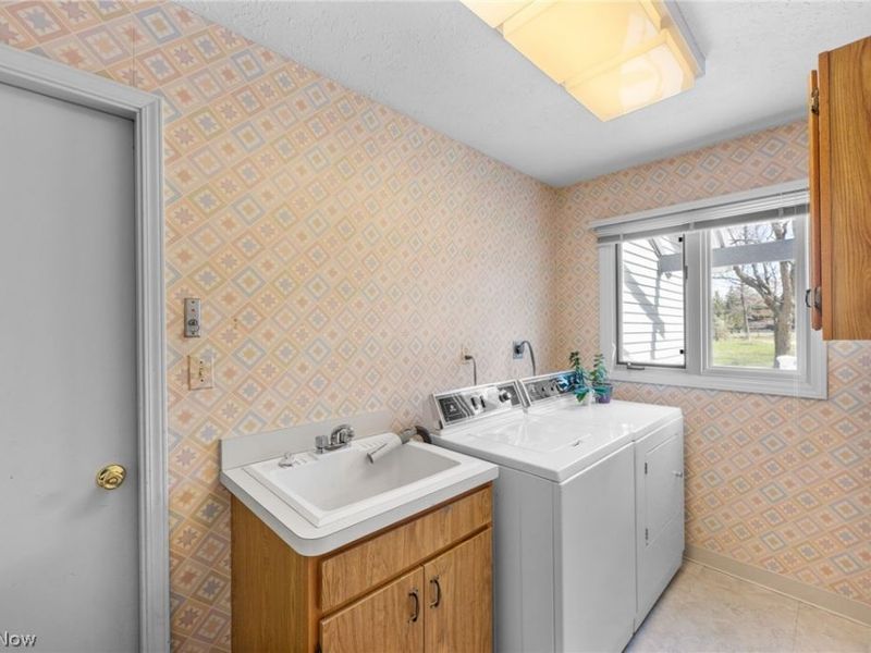 6656 Woodhawk Drive , Mayfield Heights, OH 44124 Photo 25