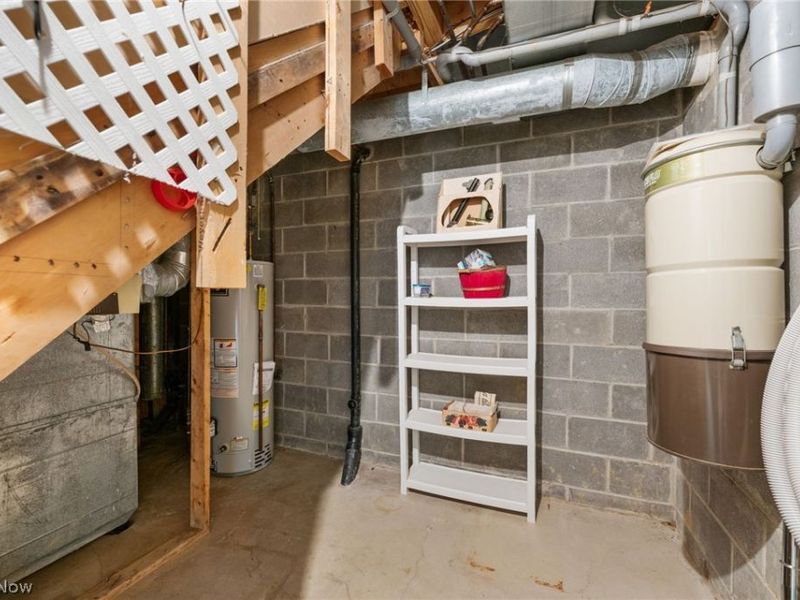 6656 Woodhawk Drive , Mayfield Heights, OH 44124 Photo 37