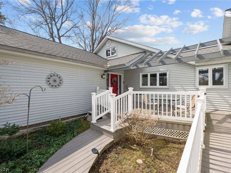 6656 Woodhawk Drive , Mayfield Heights, OH 44124 Photo 5