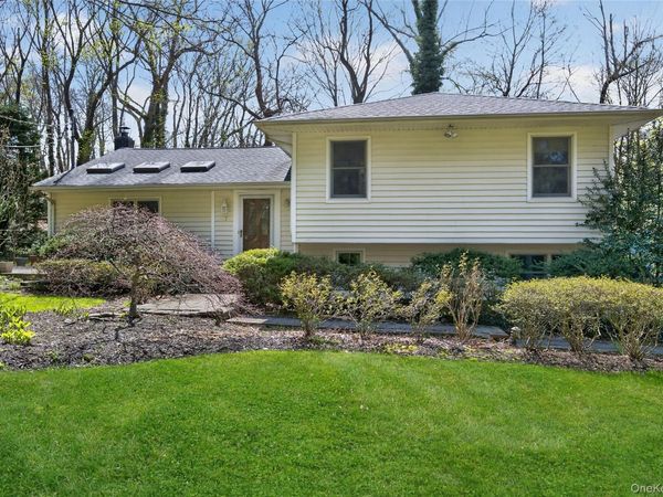 7 Bluebird Lane, Huntington, NY 11743