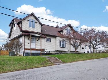 20 East Avenue , Buffalo, NY 14224