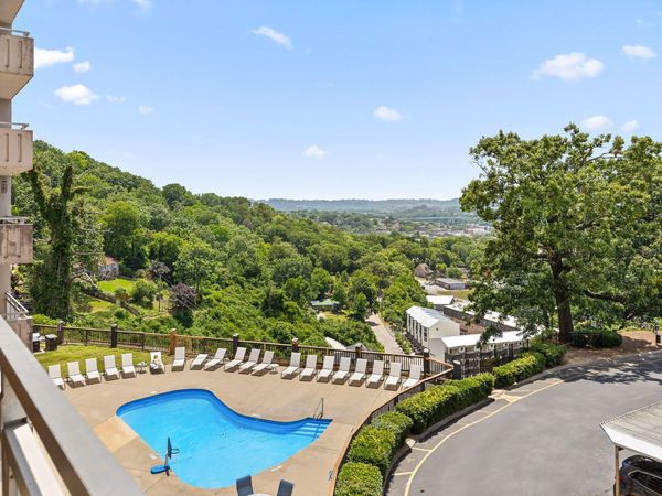 1131 Stringers Ridge Road, Chattanooga, TN 37405