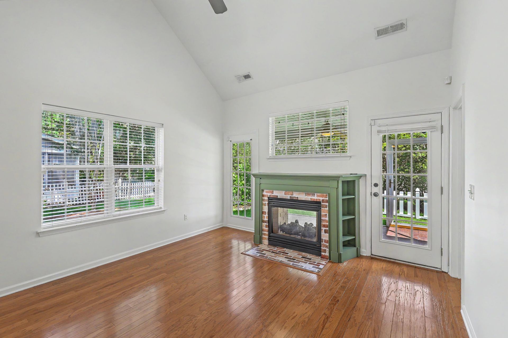 8658 Grassy Oak Trail Photo 13
