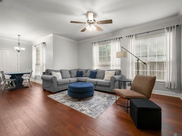 710 E Boyd Dr, Unit #302, Baton Rouge, LA 70808