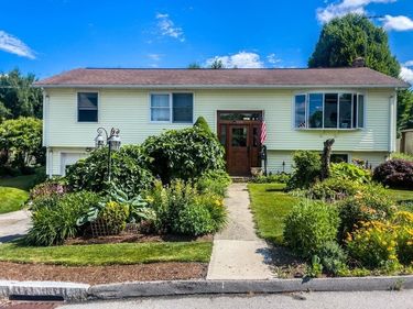 128 Derby St, Worcester, MA 01604