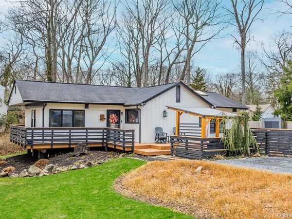 28 Old Cow Path , Miller Place, NY 11764