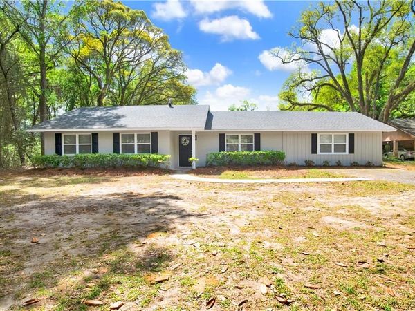 27 Mckeough Avenue , Saraland, AL 36571