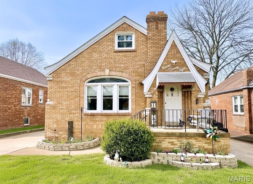 9028 Philo Avenue , Saint Louis, MO 63123 Main Photo