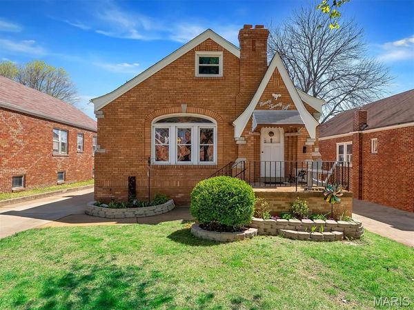 9028 Philo Avenue, St Louis, MO 63123