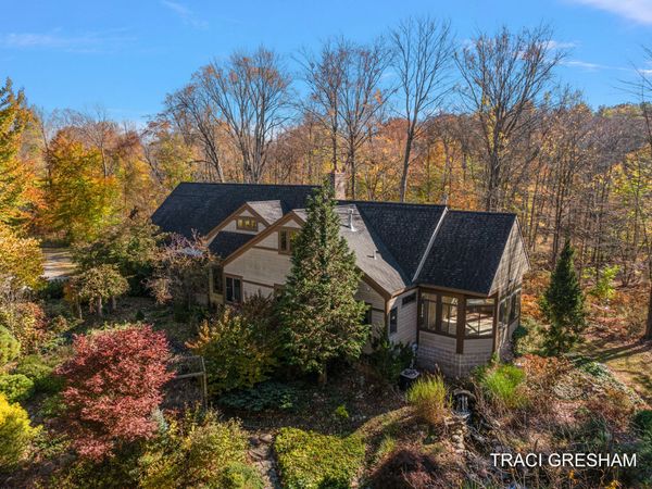 4960 S Hilton Park Road, Fruitport, MI 49415