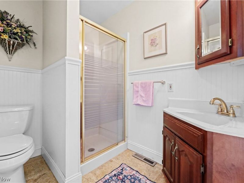 170 E Beech Street NE, Alliance, OH 44601 Photo 21