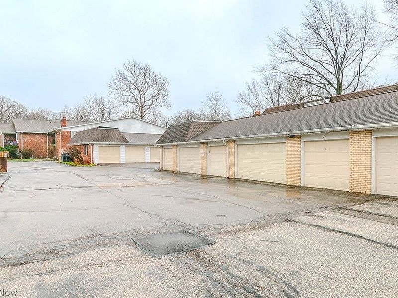 8210 Deepwood Boulevard , Unit 11-5, Mentor, OH 44060 Photo 13