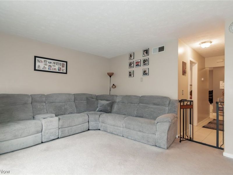 8210 Deepwood Boulevard , Unit 11-5, Mentor, OH 44060 Photo 3