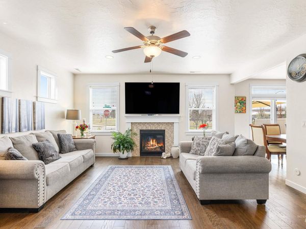 16 N Caracaras Way, Eagle, ID 83616