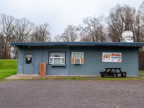 2003 Oneida Valley Rd, Karns City, PA 16041