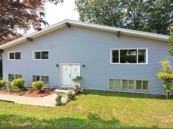 88 Saint Mary St, Needham, MA 02494