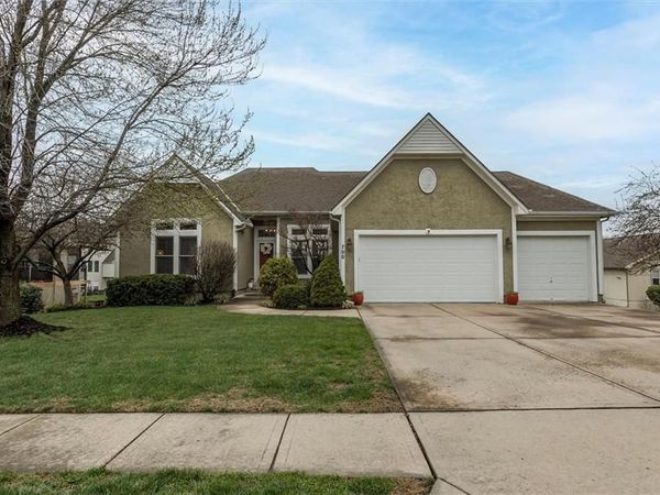 700 SW Winterstar Drive, Lee's Summit, MO 64081