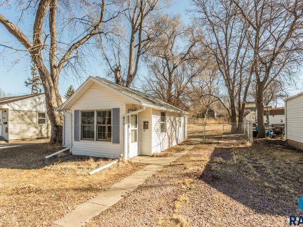 618 S Elmwood Ave, Sioux Falls, SD 57104