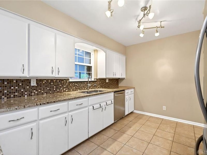 1810 S Main Street, Dayton, OH 45409 Photo 19