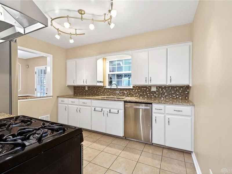 1810 S Main Street, Dayton, OH 45409 Photo 22